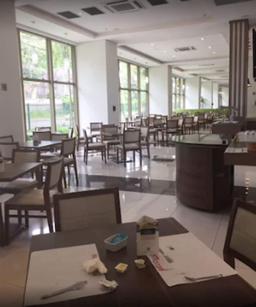 Hotel Via Premiere Completo Double 4*